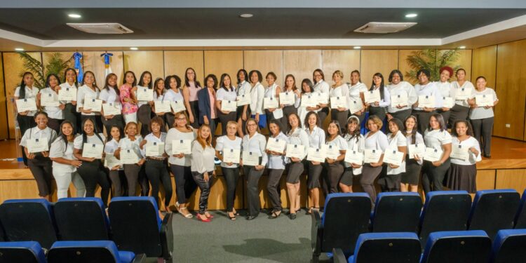 ISFODOSU fortalece las competencias de 255 docentes de primaria en la enseñanza de lectura y escritura