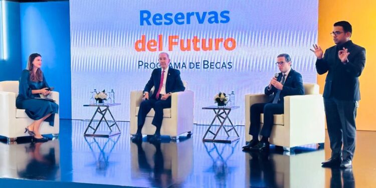 García Fermín afirma que Gobierno dominicano ha otorgado 24 mil becas nacionales que corresponden al área STEM