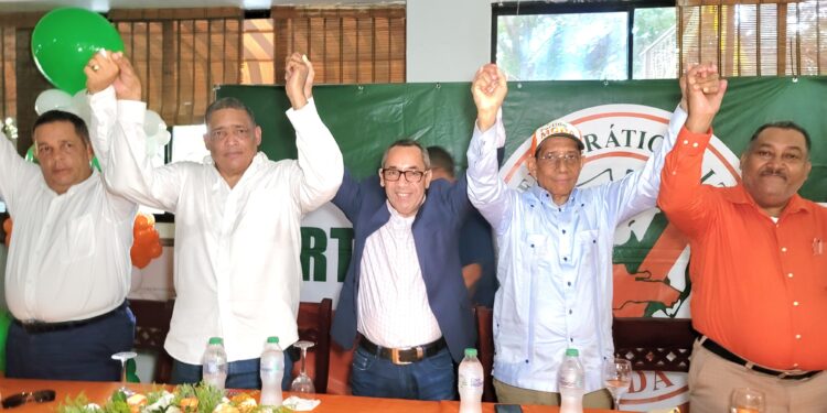 El presidente del Partido MODA proclama varios candidatos a regidores en la provincia Barahona