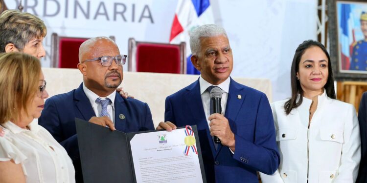 Senado honra memoria de Luperón con sesión extraordinaria en Puerto Plata