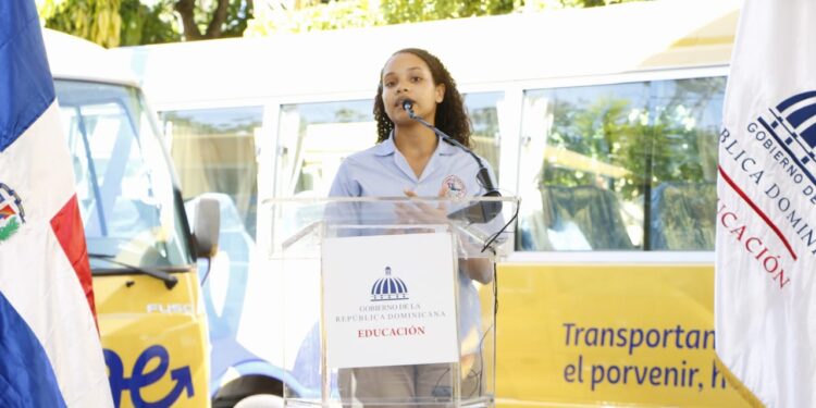 Ponen en marcha Movilidad Escolar con 220 autobuses en la Regional 15