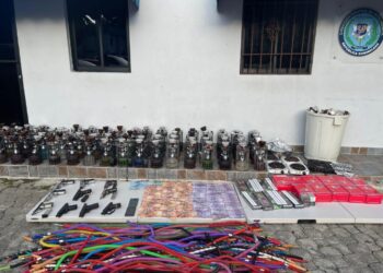 PN y MP ocupan 10 pistolas, 72 hookahs y otros artículos en discoteca en Villa María