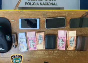 PN captura a dos hombres en flagrante delito después de atracar a dos mujeres en Cotuí