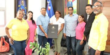 Alcalde de Verón Punta Cana cumple con donación de terreno a fundación Autismo sin Fronteras