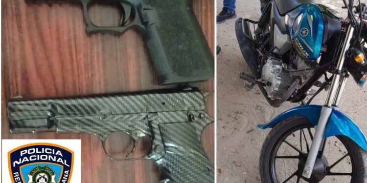 Policía ocupa dos armas de fuego portadas de manera ilegal en el municipio Enriquillo, provincia Barahona