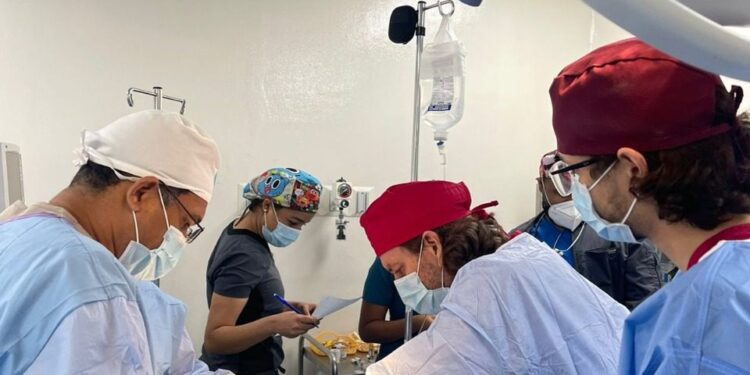 Abren convocatoria para Jornada de Cirugía de Reducción y Reconstrucción Mamaria gratis