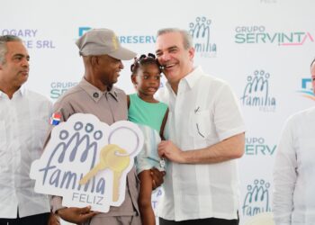 Entregan 177 viviendas de Familia Feliz para completar 297 del proyecto Praderas del Norte, Los Alcarrizos