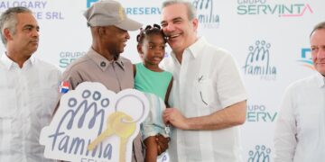 Entregan 177 viviendas de Familia Feliz para completar 297 del proyecto Praderas del Norte, Los Alcarrizos