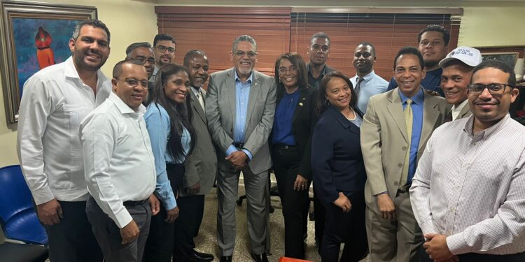 Movimiento "Red del Cambio" realiza alianza estratégica con "Por el País sigo con Luis"