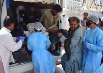 Al menos 52 muertos y más de 50 heridos tras un atentado cerca de una mezquita en Pakistán