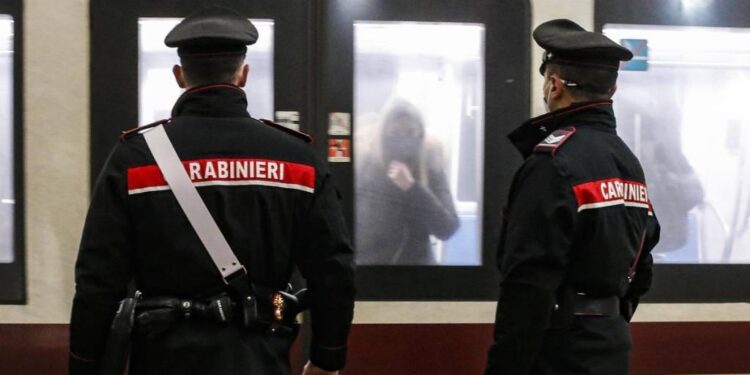 Arrestan a 9 jóvenes, 7 de ellos menores, por violación de dos niñas en el sur de Italia