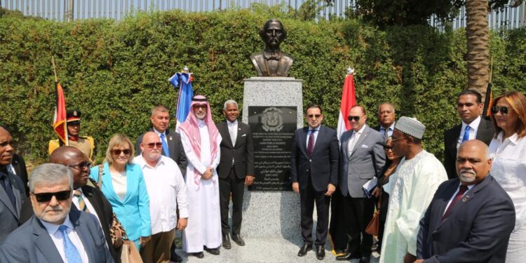 Embajada de RD en Egipto devela el primer busto oficial del prócer Juan Pablo Duarte en el Continente Africano