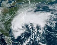 Tormenta tropical Ofelia se fortalece y amenaza la costa este de EE.UU.