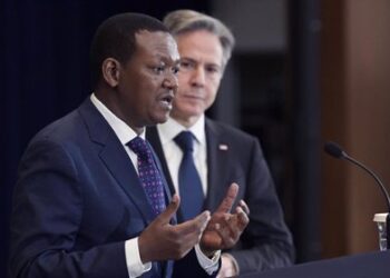 Kenia confía en que el millar de policías que enviará a Haití acabe finalmente con la violencia de las bandas