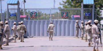 Autoridades dominicanas disponen cierre de la frontera y cero visas para haitianos