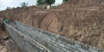 Haitianos detienen construcción del canal por supuesto desvío de materiales y fondos para el mismo