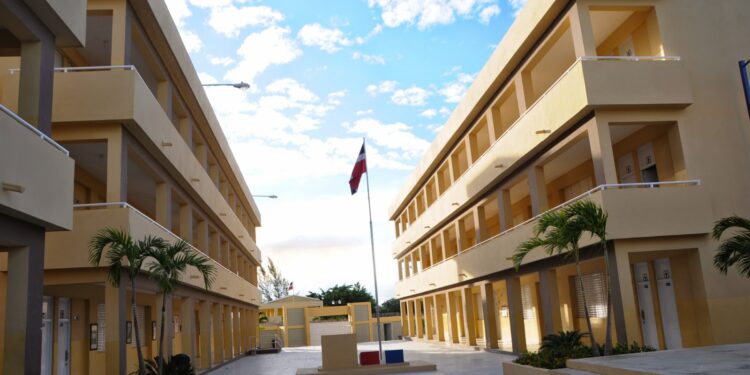 Onesvie evalúa 182 edificios escolares cercanos a fallas sísmicas y serán reforzados por el MINERD