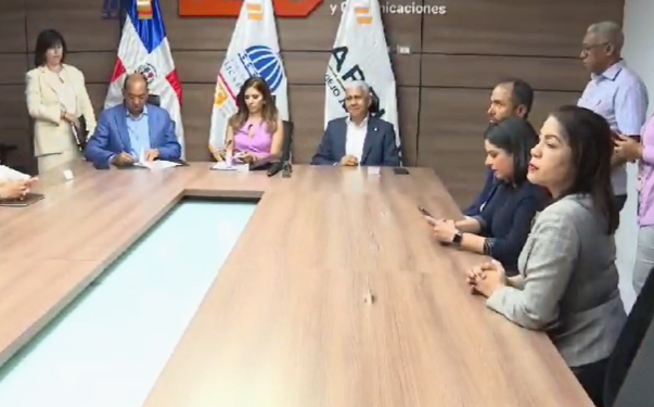 MOPC y Barrick Pueblo Viejo suscriben acuerdo para mejorar tránsito vehicular en Sánchez Ramírez