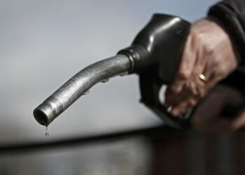 Gobierno no aumentará precios combustibles