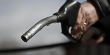 Gobierno no aumentará precios combustibles