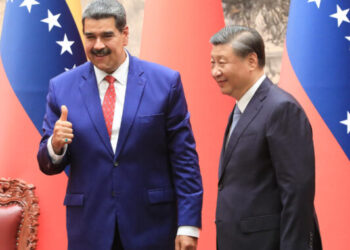 Maduro culmina su visita a China con una nueva alianza estratégica y un teléfono Huawei