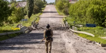 Rusia destruye tres drones marítimos ucranianos lanzados contra el puente de Crimea