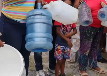 Protestan en demanda de agua potable en San Cristóbal