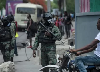 Kenia se mantiene firme en despliegue de policías en Haití, pese a múltiples críticas
