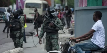 Kenia se mantiene firme en despliegue de policías en Haití, pese a múltiples críticas