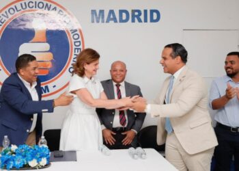 Raquel Peña concluye agenda en España y retorna a SD