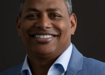 Bolívar Valera se une a la campaña” Cero mosquitos”, el plan preventivo de Dío Astacio para combatir el dengue en SDE