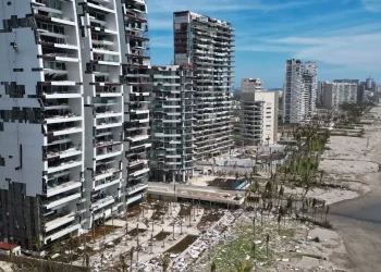 México reporta 48 muertos por huracán Otis; continúa la desesperanza