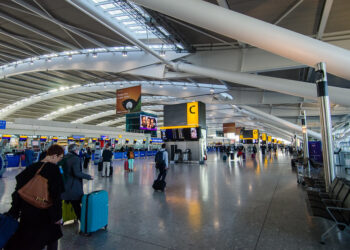 Evacuan varios Aeropuertos en Francia por amenazas de Bomba