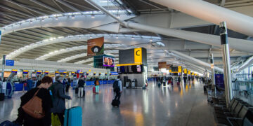 Evacuan varios Aeropuertos en Francia por amenazas de Bomba