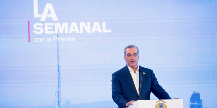 Luis Abinader lleva la delantera en las primarias, con el 91.05 % de los votos