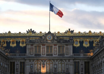 Una nueva amenaza de bomba obliga a evacuar y cerrar el Palacio de Versalles