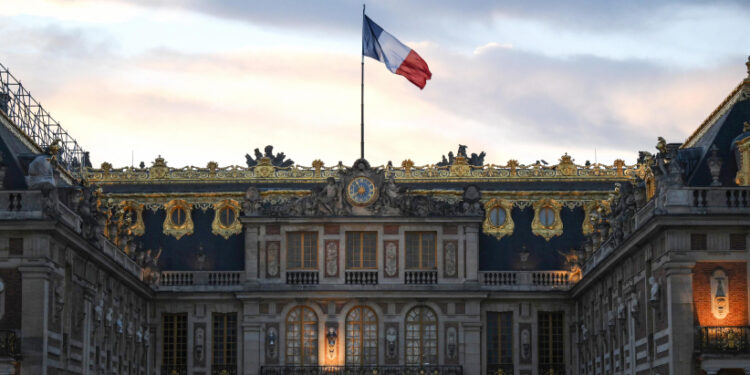 Una nueva amenaza de bomba obliga a evacuar y cerrar el Palacio de Versalles