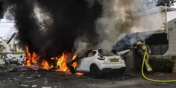 Suben a 1.300 los muertos en Israel y a 1.354 los palestinos en Gaza