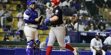 Los Leones del Escogido superaron a los Tigres del Licey en día inaugural