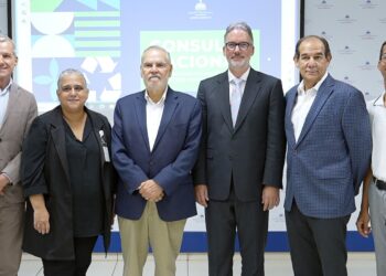 Medio Ambiente inicia consulta nacional para disminuir la contaminación por plástico