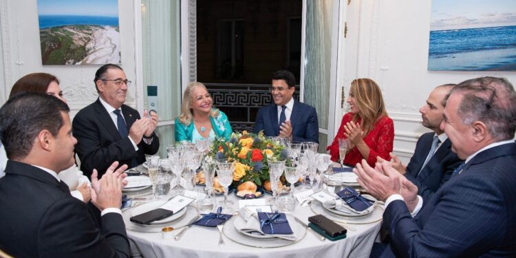 Popular y Embajada en Francia agasajan a la delegación nacional y hoteleros en Top Resa