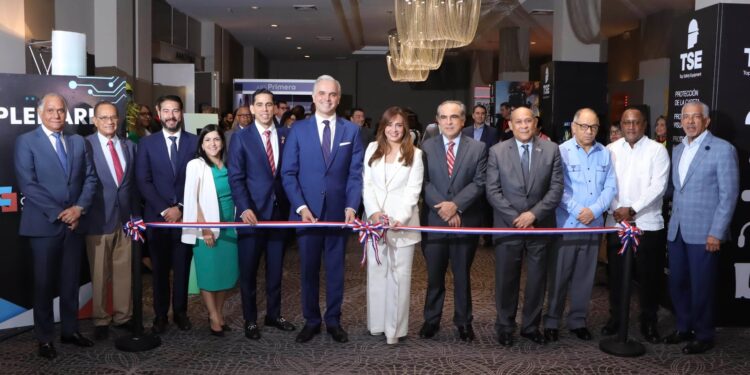 Presidenta Copardom ve reto garantizar tecnología no ponga en peligro seguridad laboral