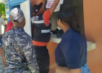 Policía ocupa bebidas alcohólicas que intentaron introducir al penal de Barahona