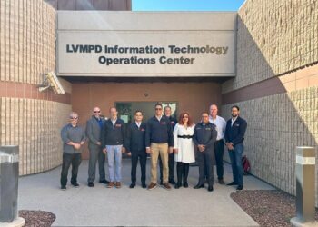 9-1-1 intercambia experiencias en modelos operativos y tecnología avanzada en Estados Unidos