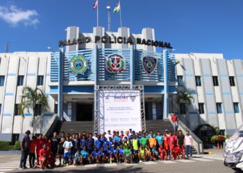 PN inaugura el Primer Torneo de Fútbol Niños “De Vuelta al Barrio SDO”