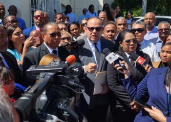 Presentan candidatura presidencial de Trajano Potentini al Colegio de Abogados