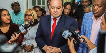 Surún Hernández denuncia campaña de descrédito en su contra en retaliación por querella contra Grupo Punta cana