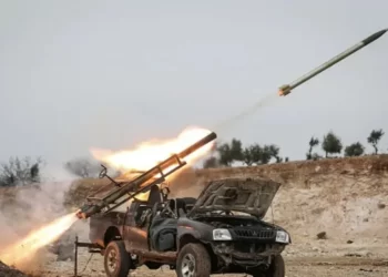 4 misiles impactan alrededores base de Irak  con tropas de EE.UU