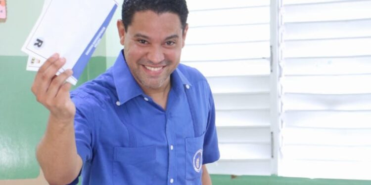 Amador Figaris califica “exitosa” las primarias del PRM