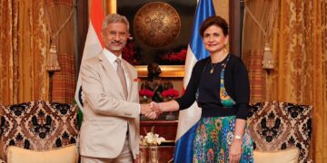 Vicepresidenta llega a la India e inicia de inmediato su agenda